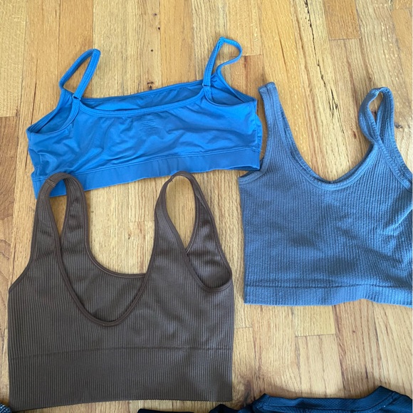 Lululemon Workout Lot of 7 Tops Sweathshirts Half Zip Sports Bra Small - Medium - Picture 4 of 16
